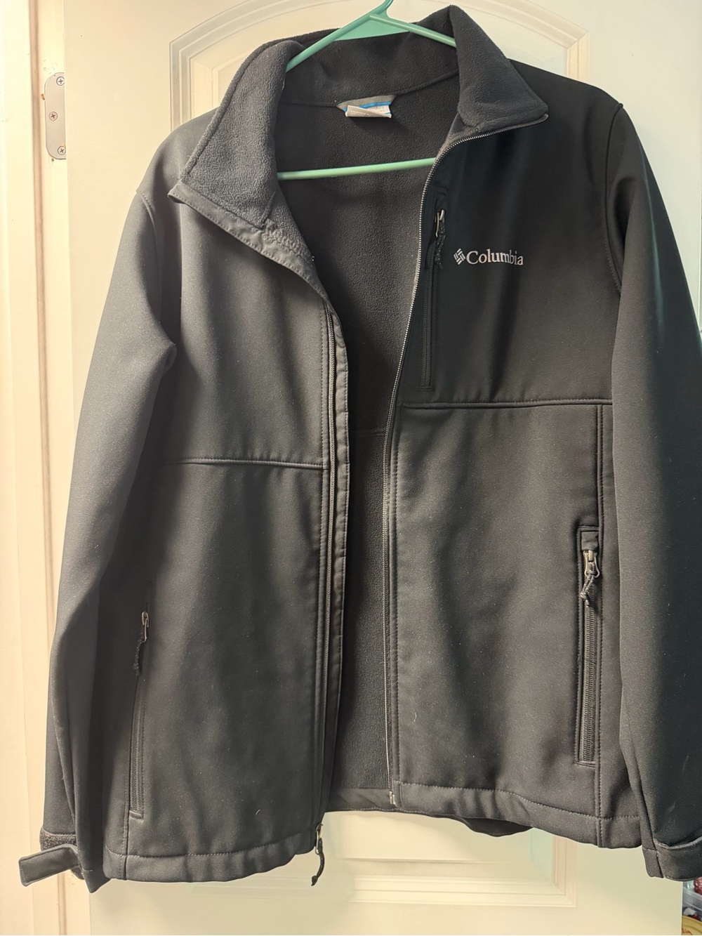 Columbia Black Lightweight Softshell Jacket